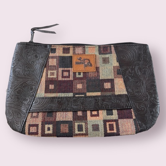 Clutch/ Wallet handbag- Spacious compartment including two pockets. Handmade Bag - Picture 6 of 10